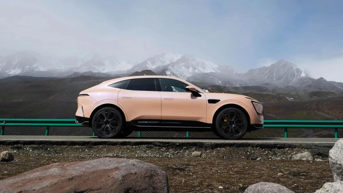 Avatr 11 thumbnail 10