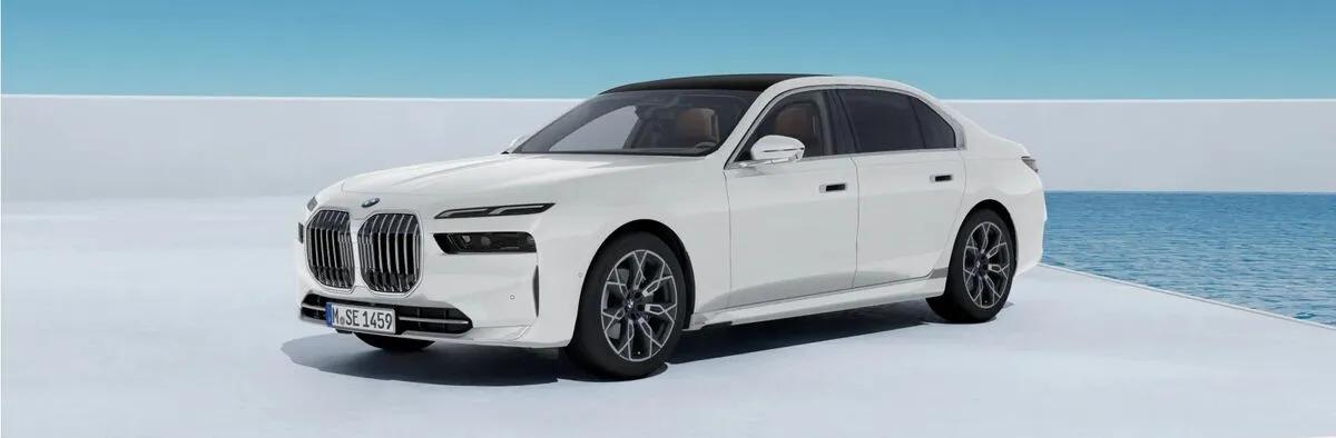 BMW 7 Series thumbnail 3